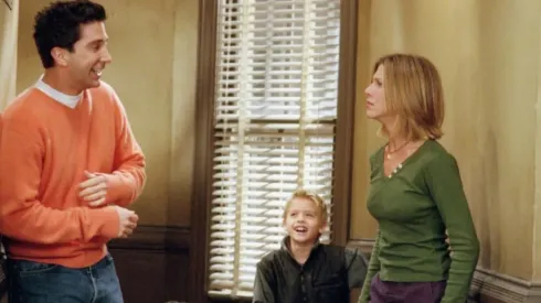 David Schwimmer, Cole Sprouse y Jennifer Aniston
