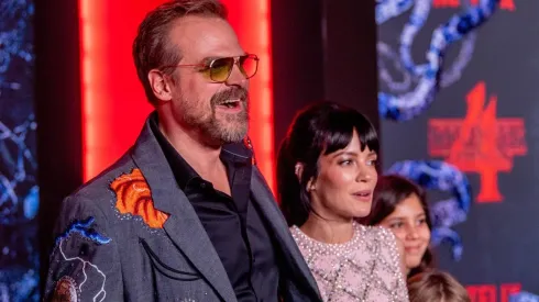 La hermosa historia de amor de David Harbour y Lily Allen.
