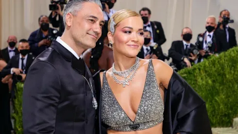 Taika Waititi y Rita Ora contrajeron matrimonio este mismo año.
