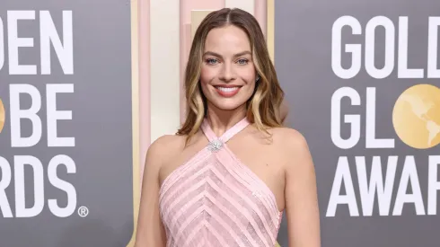 Margot Robbie at the 2023 Golden Globes Red Carpet.
