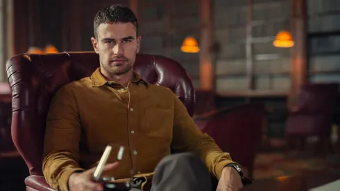 Theo James in "The Gentlemen" (2024)
