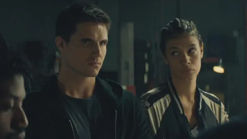 Robbie Amell, Vlad Alexis and Laysla De Oliveira in Code 8.

