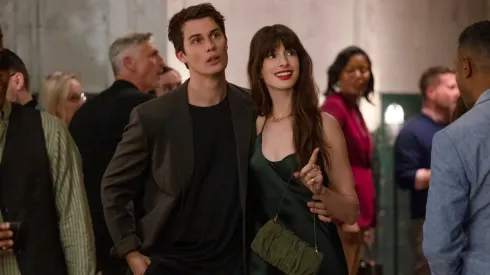 Anne Hathaway and Nicholas Galitzine in The Idea of You.

