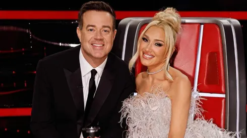 Carson Daly and Gwen Stefani in The Voice, Season 23.
