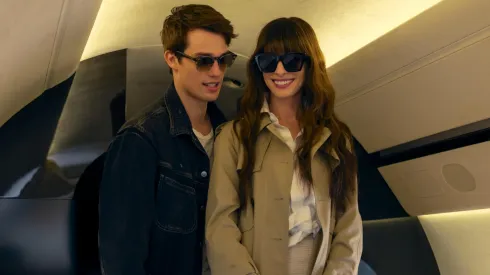 Nicholas Galitzine and Anne Hathaway in The Idea of You.
