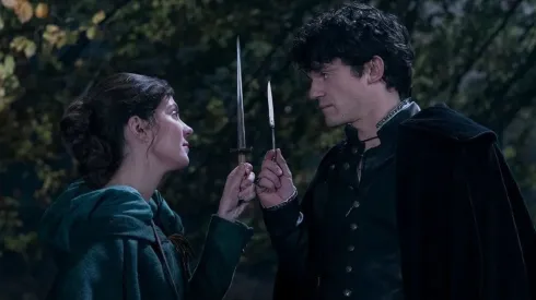 Edward Bluemel and Emily Bader in Mi Lady Jane.
