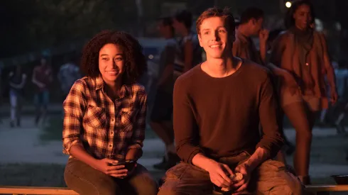 Amandla Stenberg and Harris Dickinson in The Darkest Minds.
