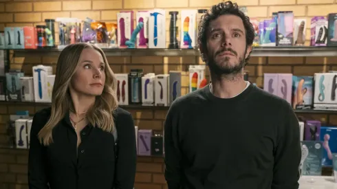 Kristen Bell and Adam Brody in Nobody Wants This.
