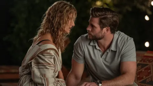 Laura Dern and Liam Hemsworth in Lonely Planet.
