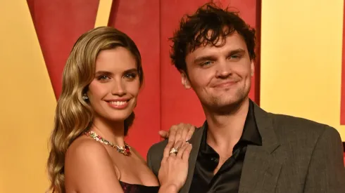 Sara Sampaio and Ray Nicholson attend the 2024 Vanity Fair Oscar Party Hosted By Radhika Jones at Wallis Annenberg Center for the Performing Arts on March 10, 2024 in Beverly Hills, California.
