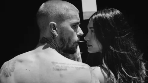 Justin Bieber includes a new photo with Hailey Bieber as part of the promotion for his album SWAG.
