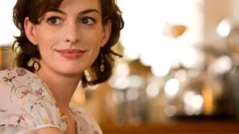 Anne Hathaway protagonizó One Day, disponible en Netflix.
