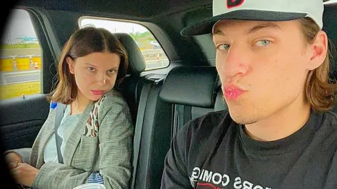 El novio otaku de Millie Bobby Brown.
