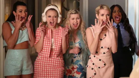 Emma Roberts y Lea Michele protagonizaron Scream Queens.
