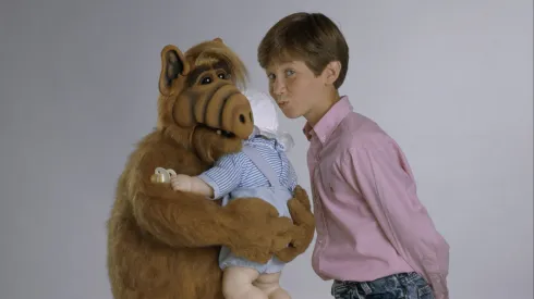 ALF &#8212; Season 4 &#8212; Pictured: (l-r) ALF, Benji Gregory as Brian Tanner &#8212; Photo by: NBCU Photo Bank
