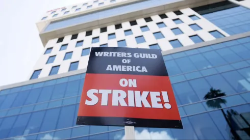 Huelga de la WGA: La serie FUROR que solo le paga 259 dólares a sus guionistas