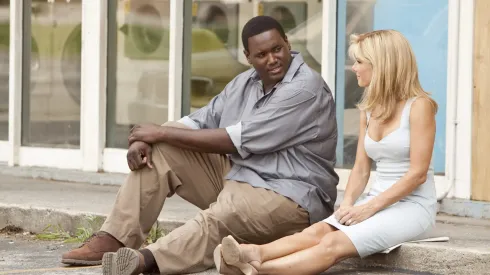 BS-16478<br />
QUINTON AARON as Michael Oher and SANDRA BULLOCK as Leigh Anne Tuohy in Alcon EntertainmentÕs drama ÒThe Blind Side,Ó a Warner Bros. Pictures release.
