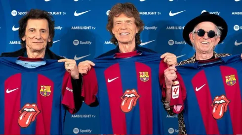 La camiseta del Barcelona con el logo de los Rolling Stones.
