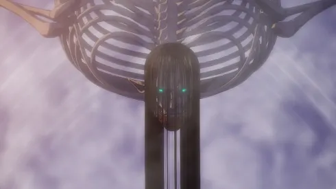 Una de las espeluznantes capturas del final de Shingeki no Kyojin.
