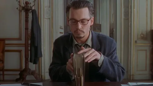 Johnny Depp protagoniza esta película de misterio y satanismo.
