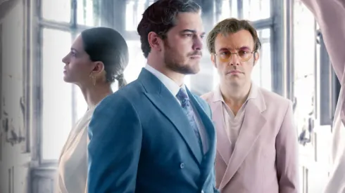 Esvet, Peyami y Dimitri componen uno de los triángulos amorosos más explosivos de Netflix.

