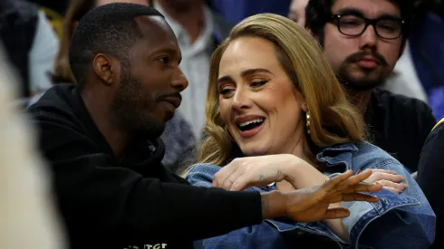 Rich Paul y Adele durante un juego de la NBA.
