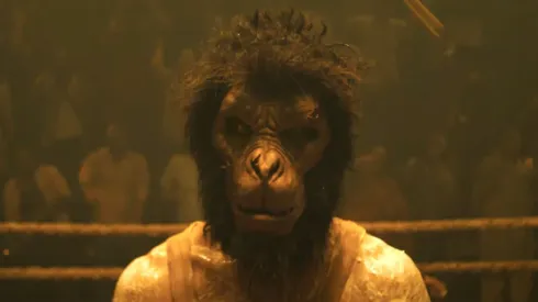 Dev Patel como Kid en Monkey Man.
