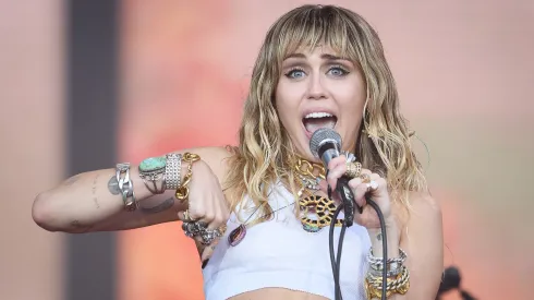 Miley Cyrus cantará en los Premios Grammy 2024.
