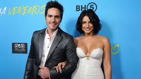 Mauricio Ochmann y Aislinn Derbez fueron captados de la mano en España.
