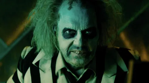 Michael Keaton vuelve como el icónico fantasma cinematográfico en Beetlejuice 2.
