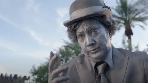 Rob Schneider lo hará todo por darle a su hija las mejores vacaciones de su vida.
