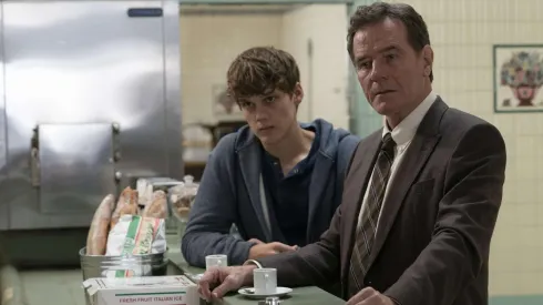 Bryan Cranston anunció que la serie llegaría a Netflix.
