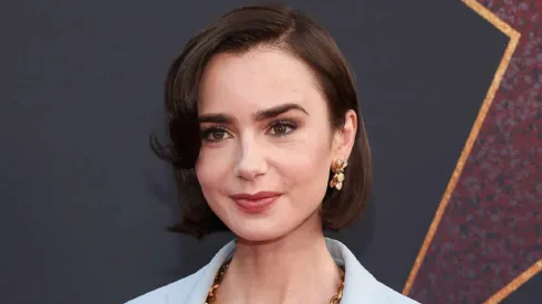 Lily Collins, protagonista de Emily In Paris en Netflix.
