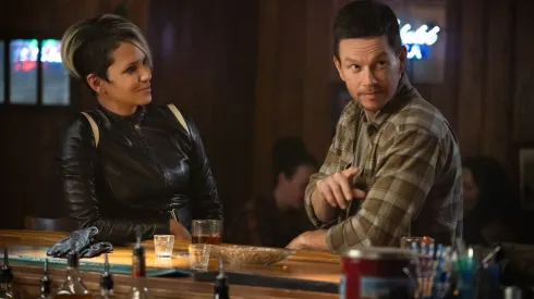 Halle Berry y Mark Wahlberg protagonizan esta película de acción con fuertes toques de humor.
