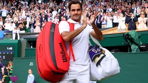 Roger Federer se despide de Wimbledon.
