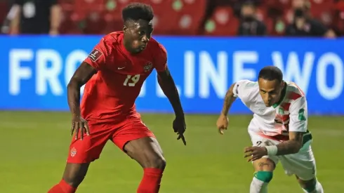 Alphonso Davies viajó directamente a Alemania para recuperarse (Getty Images)
