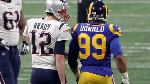 Tom Brady con Aaron Donald.
