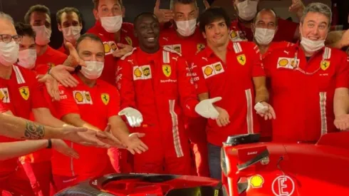 Khaby y la Scuderia Ferrari (Foto: Getty)
