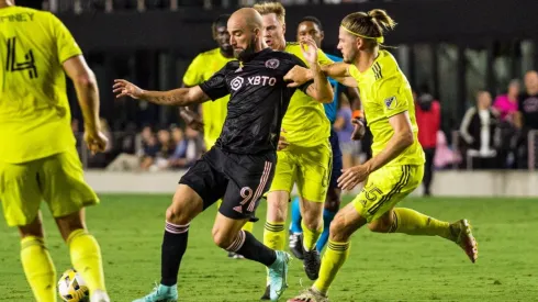 Gonzalo "Pipita" Higuaín batalla contra Nashville.
