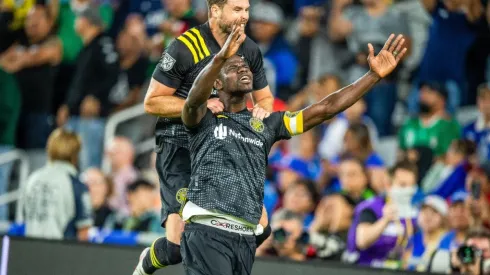 Jonathan Mensah festeja su gol.
