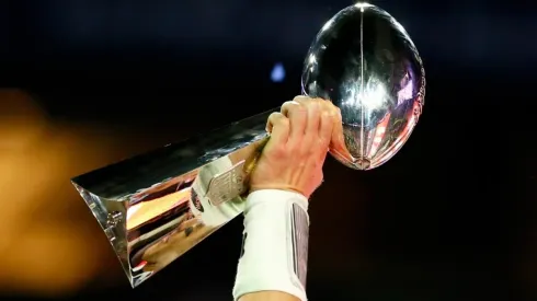 El trofeo Vince Lombardi, otorgado al ganador del Super Bowl.
