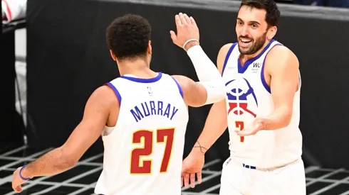 Facundo Campazzo junto a Jamal Murray.
