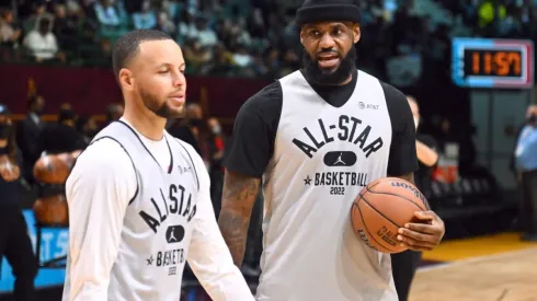 Stephen Curry y LeBron James.
