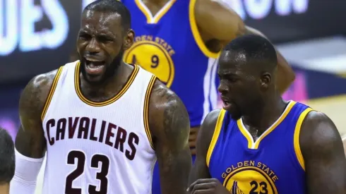 LeBron James y Draymond Green.
