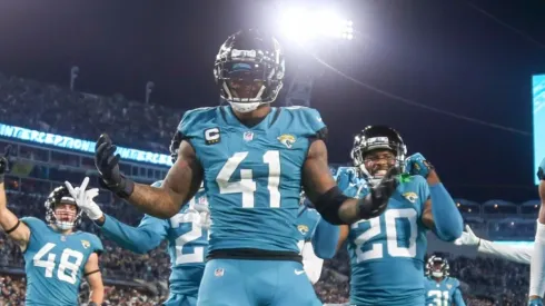 La defensa de Jacksonville Jaguars.
