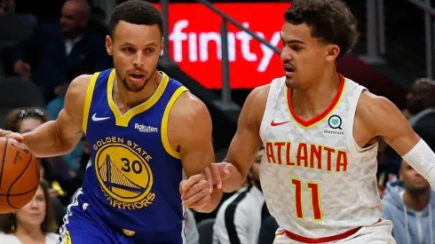 Stephen Curry y Trae Young.
