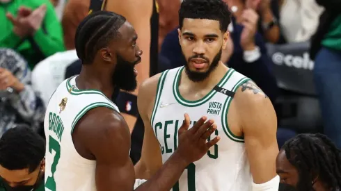 Jaylen Brown y Jayson Tatum.
