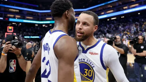 Stephen Curry y los Warriors se miden ante Sacramento Kings.
