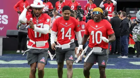 Davante Adams junto a Stefon Diggs y Tyreek Hill en el Pro Bowl.
