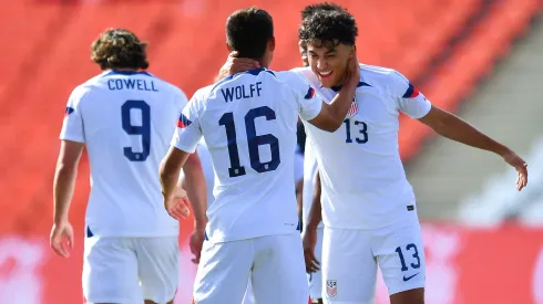 Jonathan Gómez celebrando la anotación de Owen Wolff en Estados Unidos.
